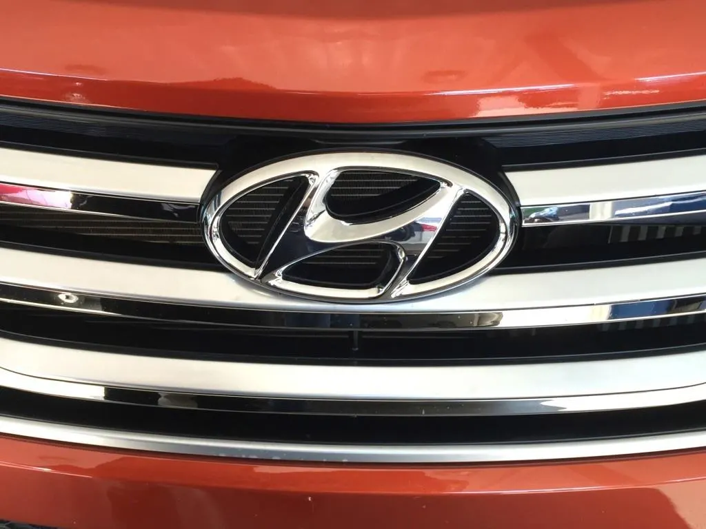 2015 Hyundai Santa Fe AWD 2.0T Review