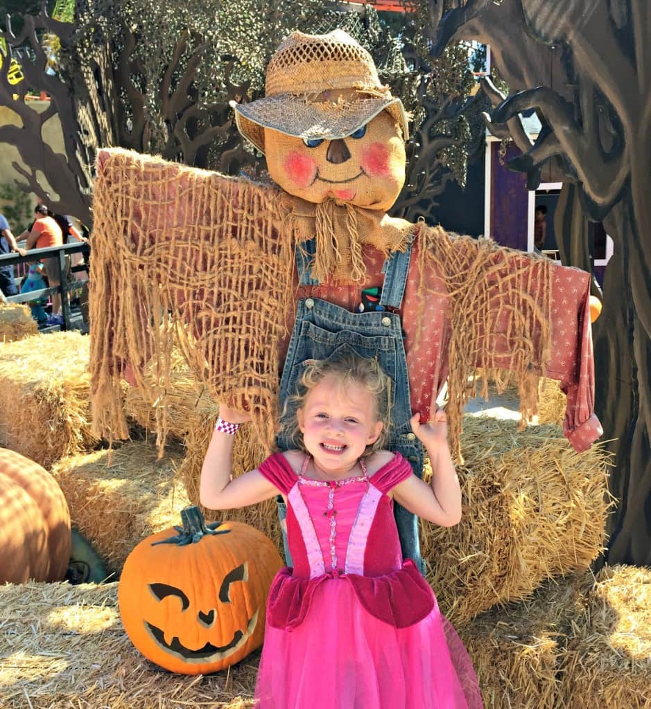 6 Reasons To Visit Knott's Spooky Farm This Halloween - SoCal Field Trips