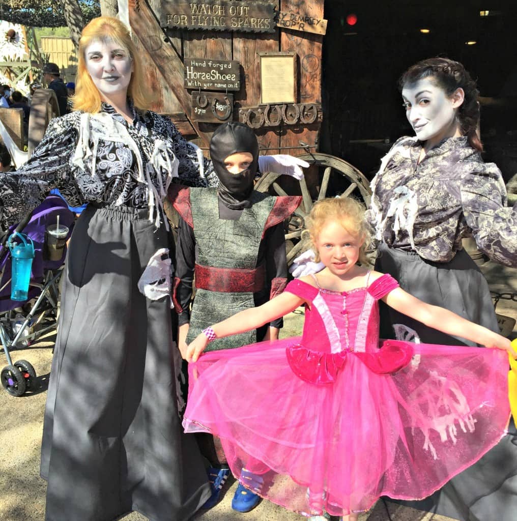 6 Reasons To Visit Knott's Spooky Farm This Halloween