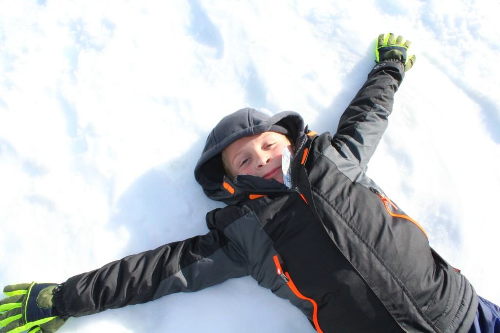 How to make a snow angel in the snow