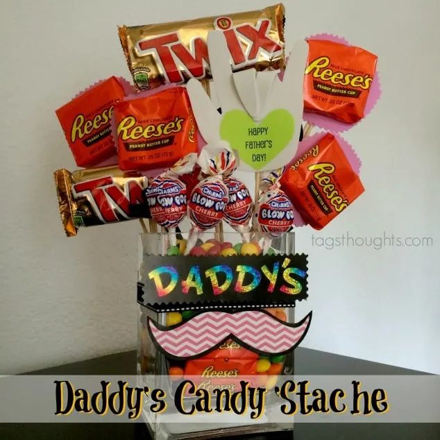 Are you looking for a homemade present for Father's Day that kids can make? Make one of these 25 Father's Day Crafts for Kids! Perfect for preschoolers and elementary school children to make for their dads and grandfathers.