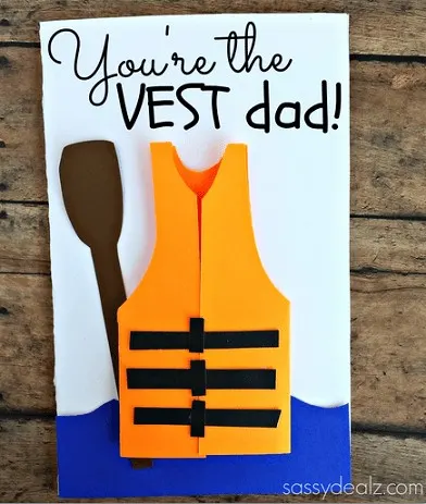 Are you looking for a homemade present for Father's Day that kids can make? Make one of these 25 Father's Day Crafts for Kids! Perfect for preschoolers and elementary school children to make for their dads and grandfathers.