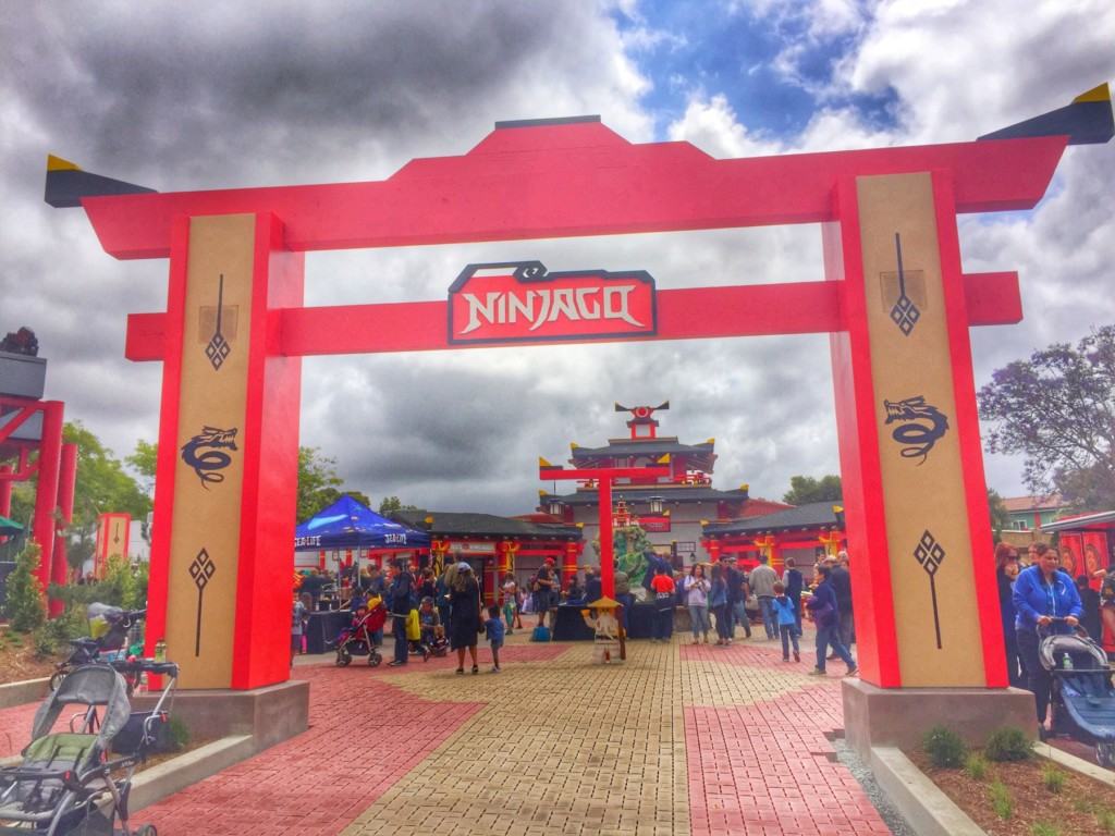 NINJAGO World features five attractions all designed to test guests balance, agility, speed and creativity: Zane’s Temple Build, Kai’s Spinners, Cole’s Rock Climb, Jay’s Lightning Drill and NINJAGO The Ride.