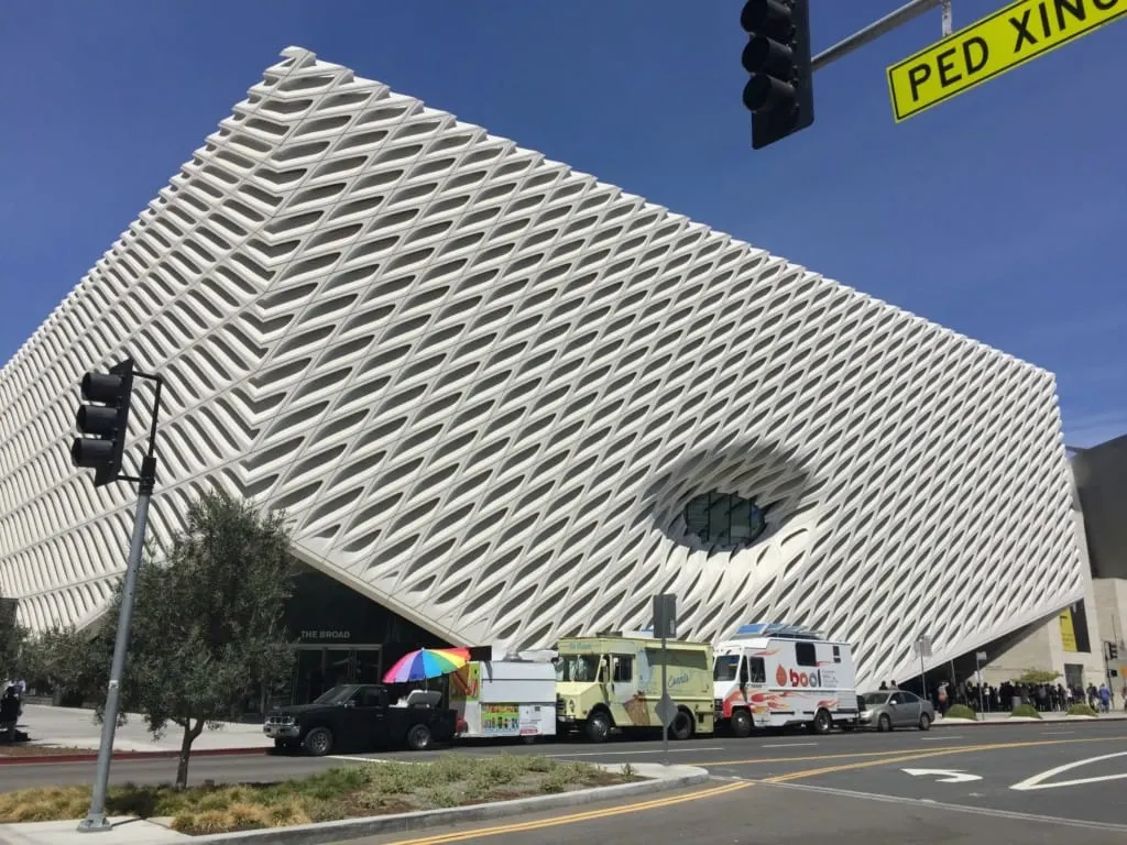Do you want to visit a contemporary art museum in Los Angeles! Then visit the Broad! Founded by philanthropists Eli and Edythe Broad, The Broad museum is home to more than 2,000 works of art, which is among the most prominent holdings of postwar and contemporary art worldwide. Designed by Diller Scofidio + Renfro in collaboration with Gensler, the three-story museum features 50,000 square feet of column-free gallery exhibition space divided between two floors.