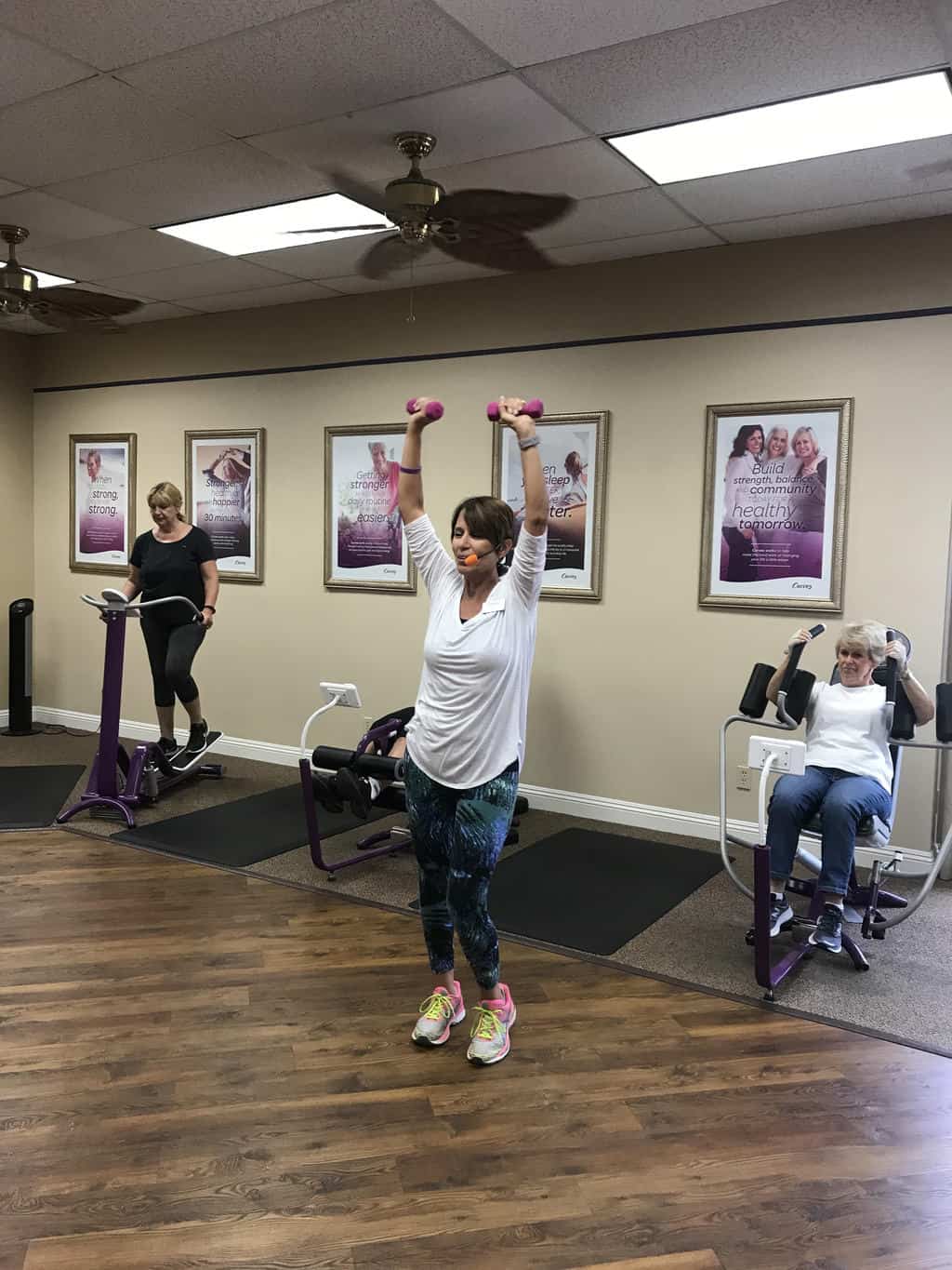 Are you looking for a new exercise routine? Curves offers a fun 30-minute circuit training workout for women only that works every major muscle group with strength training, cardio and stretching.