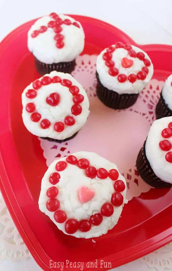Are you looking for an easy to make Valentine's Day cupcake recipe? It'll be love at first bite with one of these indulgent seal-the-deal Valentine's Day treats. Ideal for classroom and office parties.