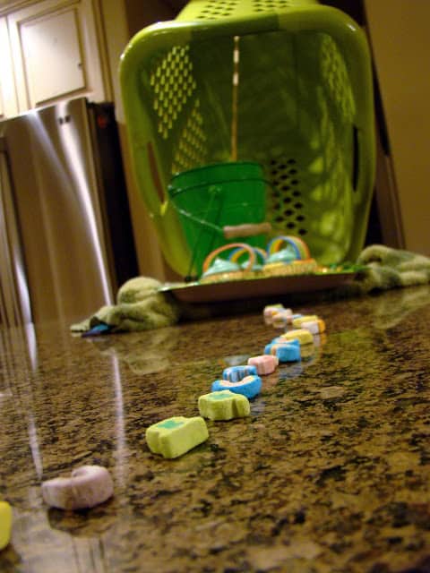 easy leprechaun trap for St Patrick's Day