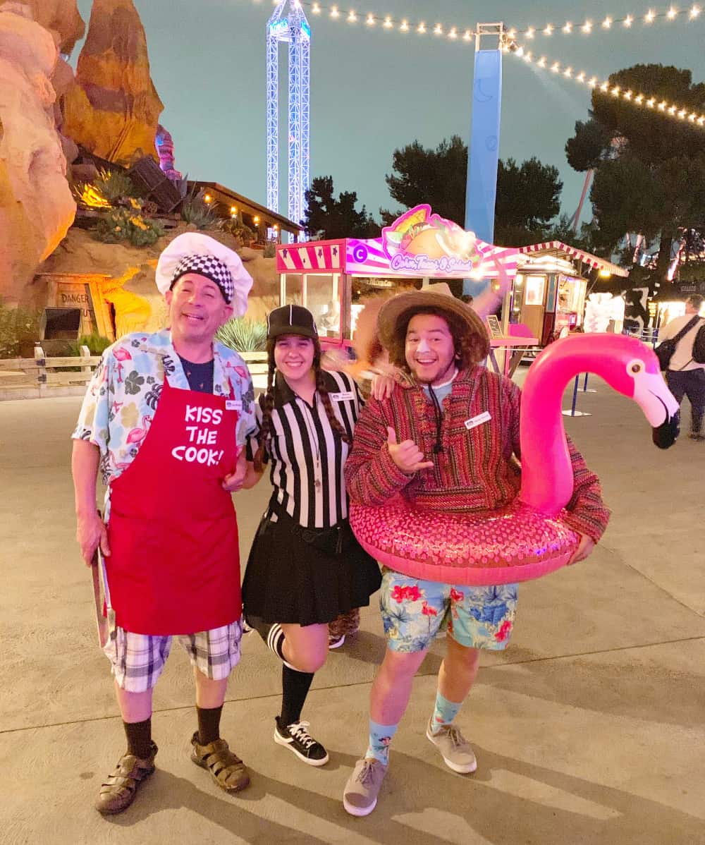 Characters at Knott's Summer Nights 