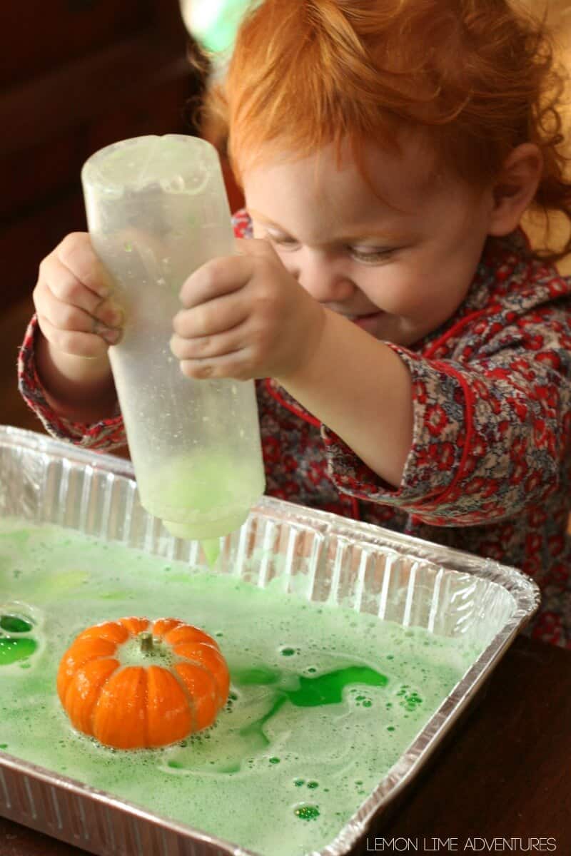 Toddler Halloween Science Experiment using pumpkins