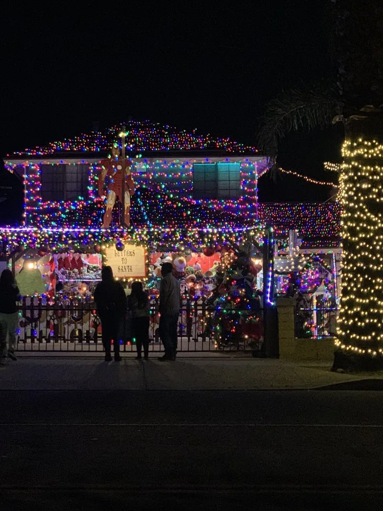 Christmas lights in Fontana